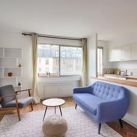 Spacious And Equipped 11th District Apartment