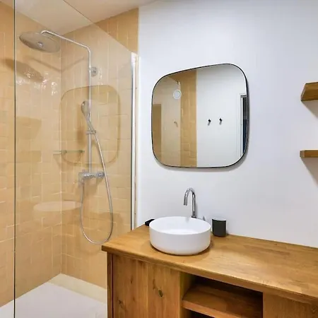 Spacious And Equipped 11th District Appartement *