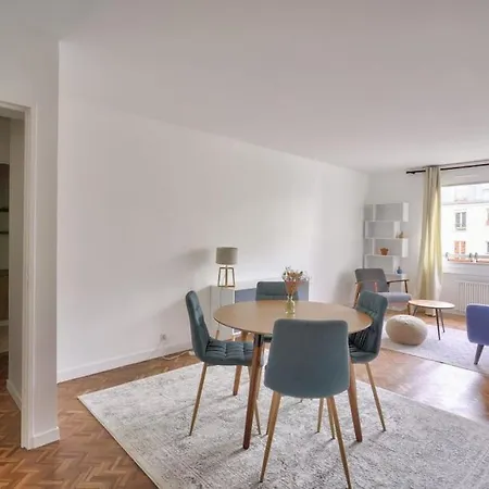 Spacious And Equipped 11th District Apartment