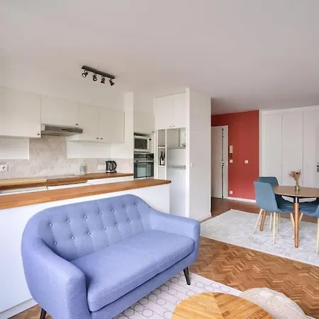 Spacious And Equipped 11th District Apartment Paris