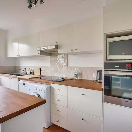 Spacious And Equipped 11th District Appartement *